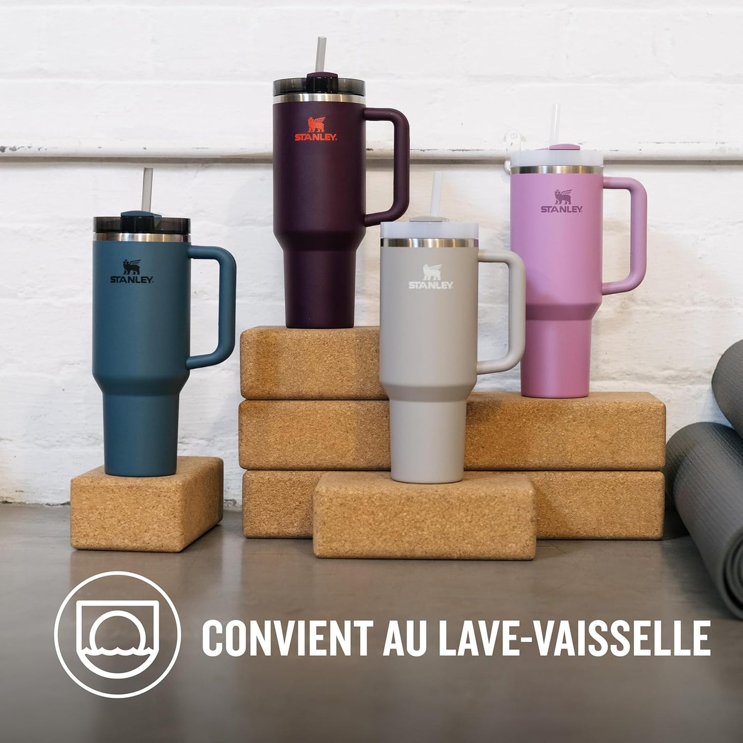 Stanley Quencher H2.0 FlowState Mug Isotherme avec Paille - Froid Pendant 9-11 Heures - Glacé Pendant 40 Heures - Thermos Lavable au Lave-Vaisselle - Gourde Inox Sans BPA